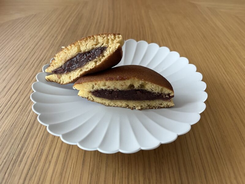 あわしま堂「極上どら焼」
断面図